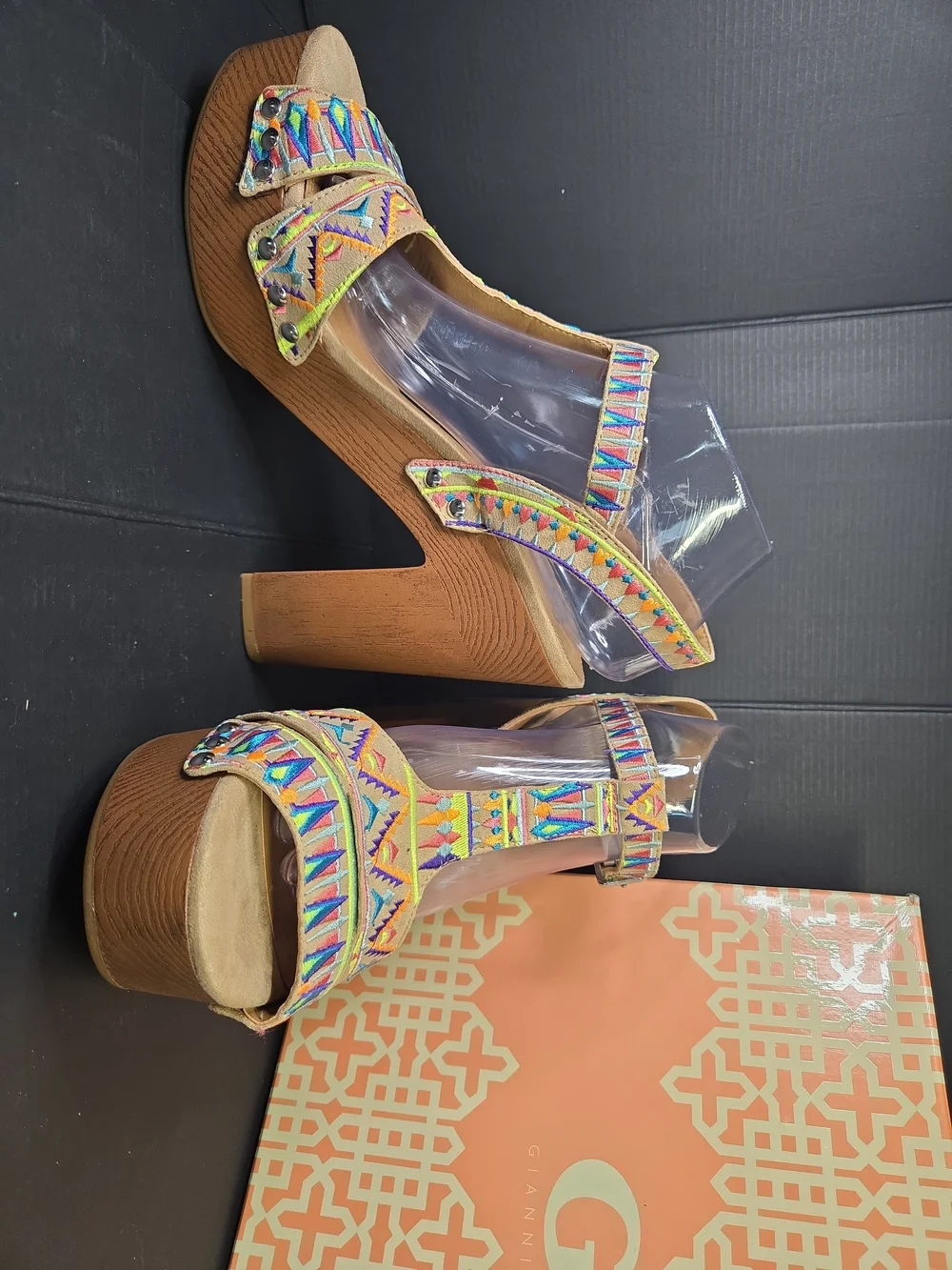 Gianni Bini Platform Sandals | Vibrant Tribal Inspired Embroidered Pattern SZ 11